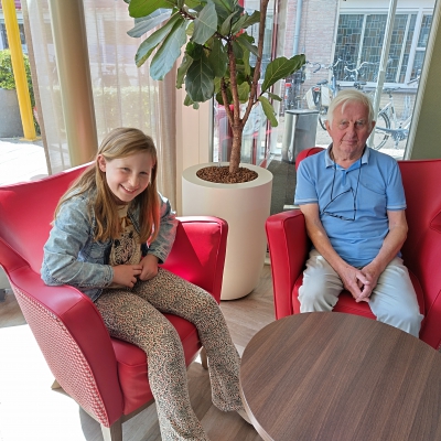 Aan tafel bij Piet (91) en Julia (9)